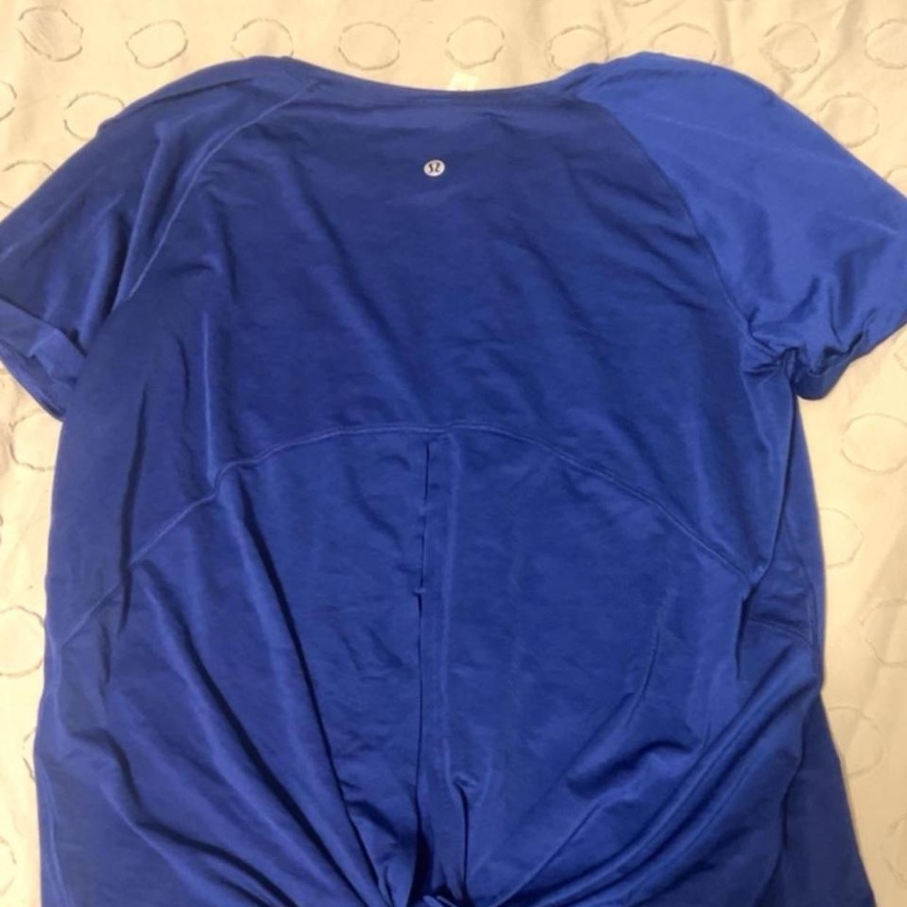 Lululemon Athletica Blue Tie Front Short Sleeve T-Shirt